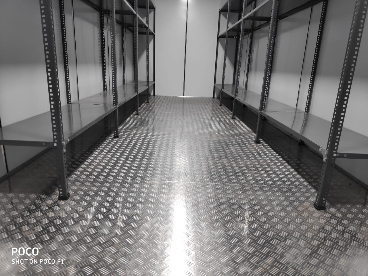 Shipping Containers - Image 12