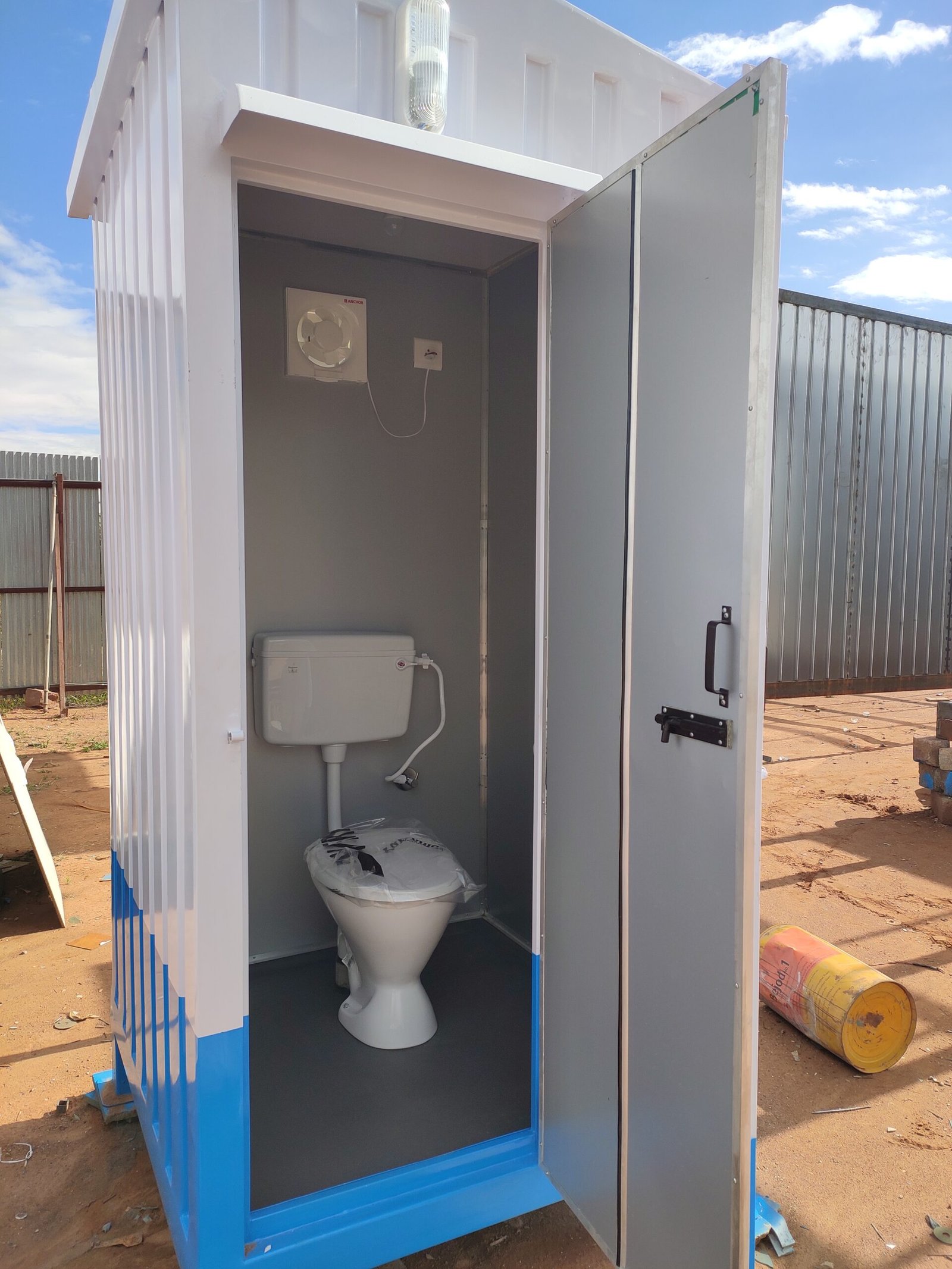 Portable Toilet with Urinals - Image 4
