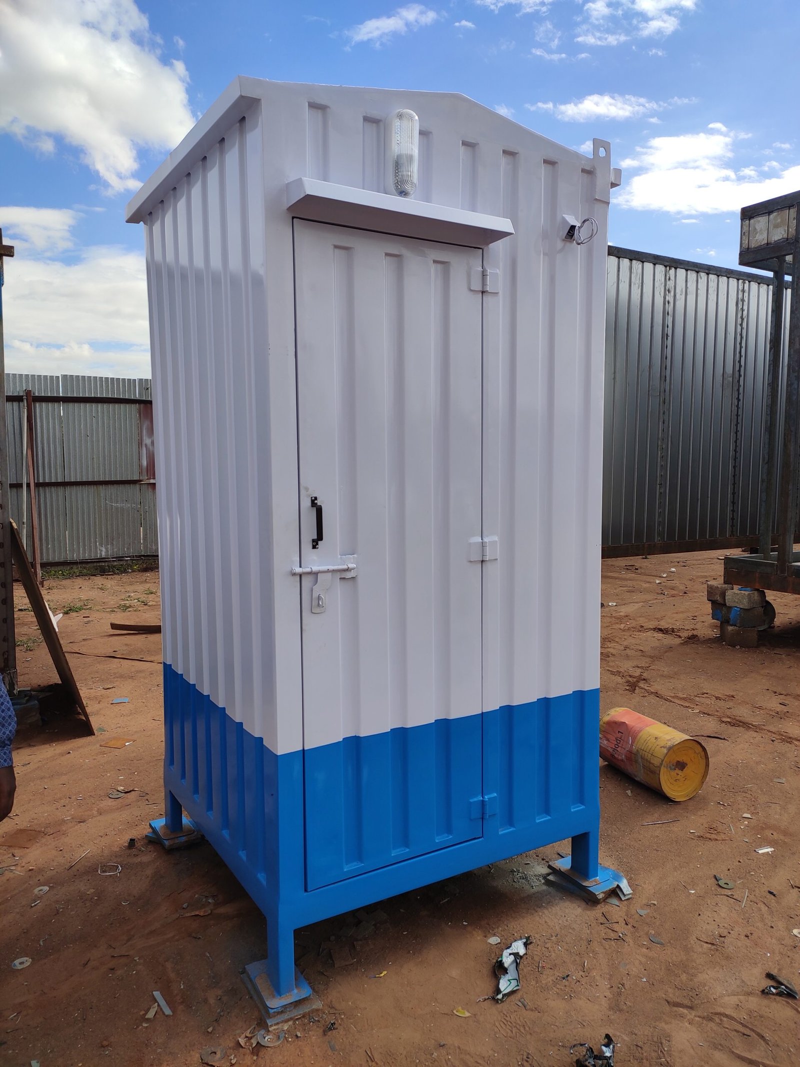 Portable Toilet with Urinals